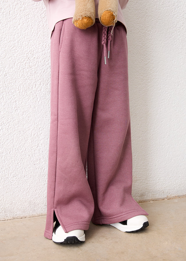 Pantalón largo felpa niña, Mayoral, modelo 4518, en color Violeta vigoré